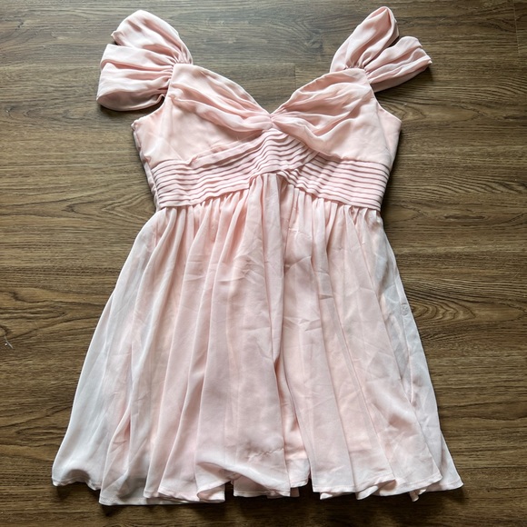 BNWT Le Chateau Dress - Picture 4 of 9